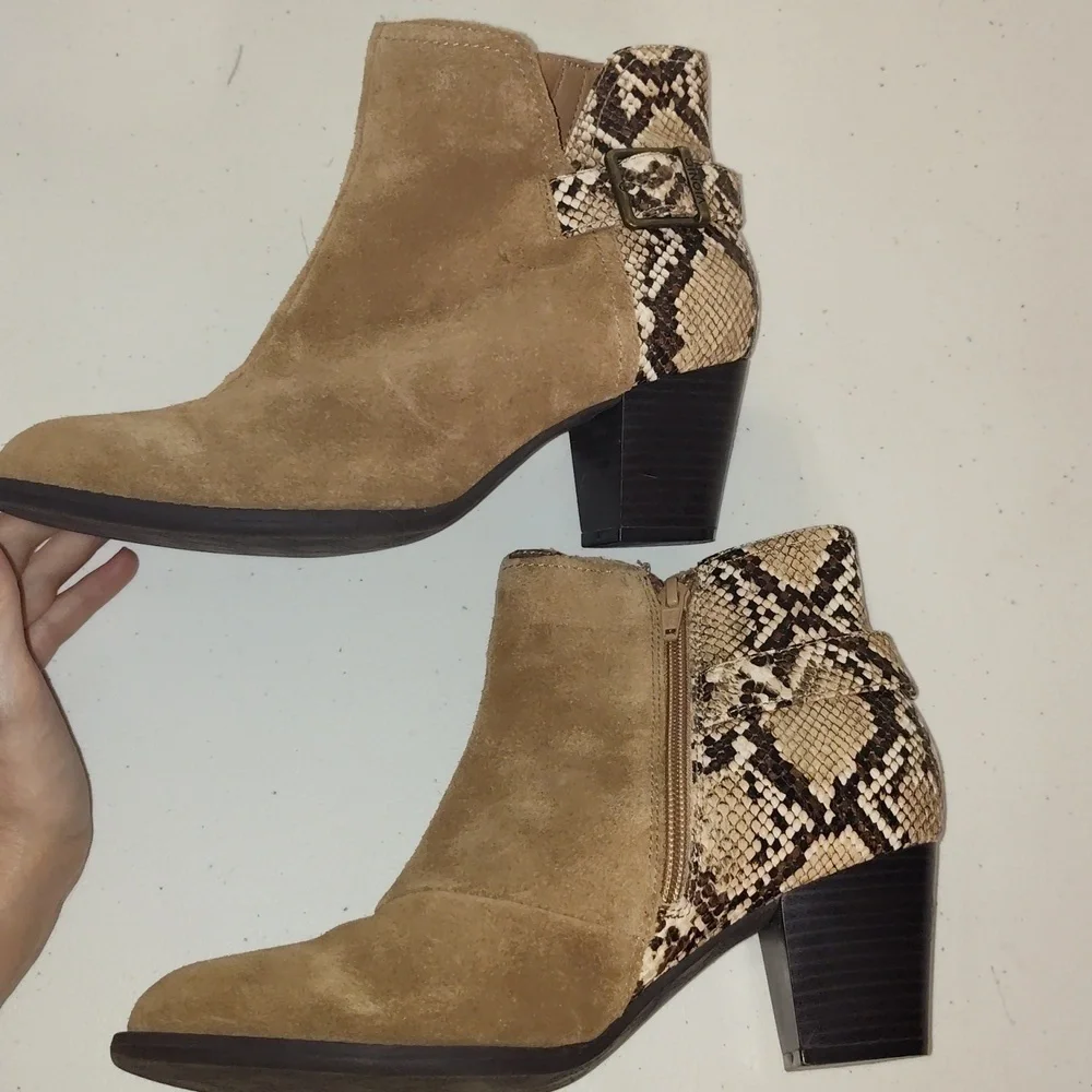 Vionic Naomi Tan Suede and Faux Brown and Tan Snake Print Ankle Boots Size 8